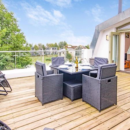 Crow'S Nest Penthouse Apartment With Free Spa Access Somerford Keynes Zewnętrze zdjęcie