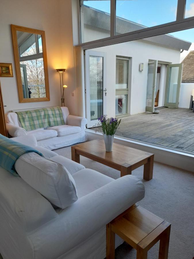 Crow'S Nest Penthouse Apartment With Free Spa Access Somerford Keynes Zewnętrze zdjęcie