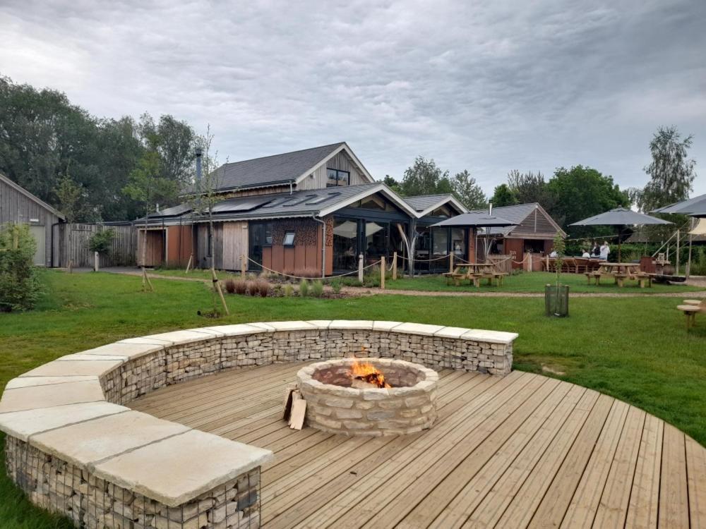 Crow'S Nest Penthouse Apartment With Free Spa Access Somerford Keynes Zewnętrze zdjęcie