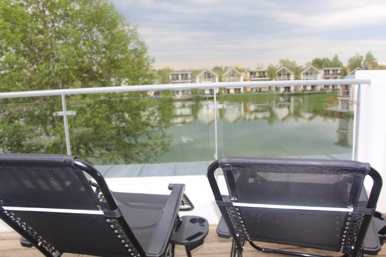 Crow'S Nest Penthouse Apartment With Free Spa Access Somerford Keynes Zewnętrze zdjęcie