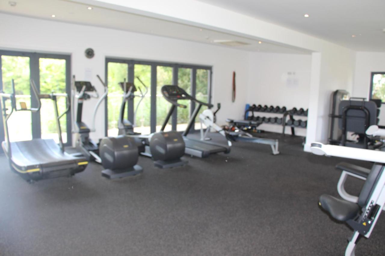 Crow'S Nest Penthouse Apartment With Free Spa Access Somerford Keynes Zewnętrze zdjęcie