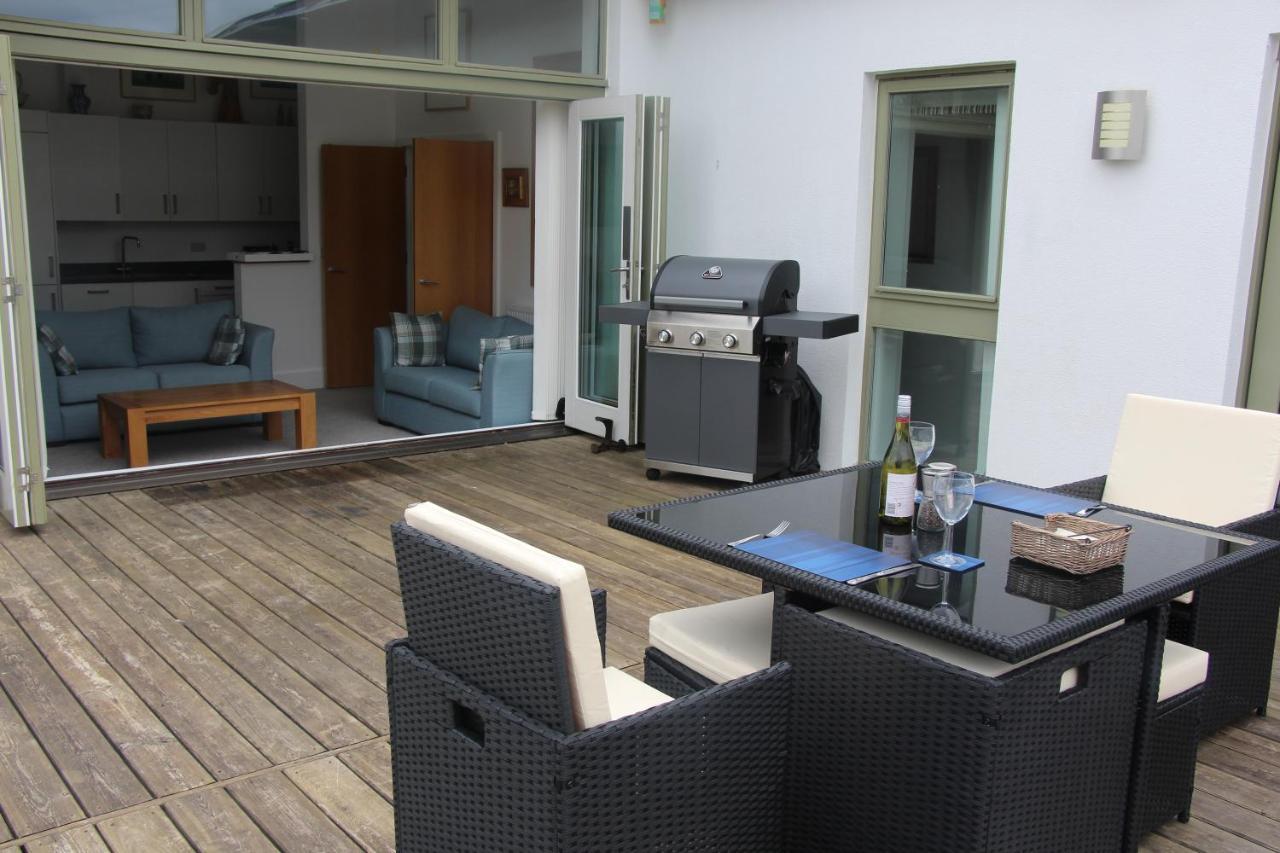 Crow'S Nest Penthouse Apartment With Free Spa Access Somerford Keynes Zewnętrze zdjęcie