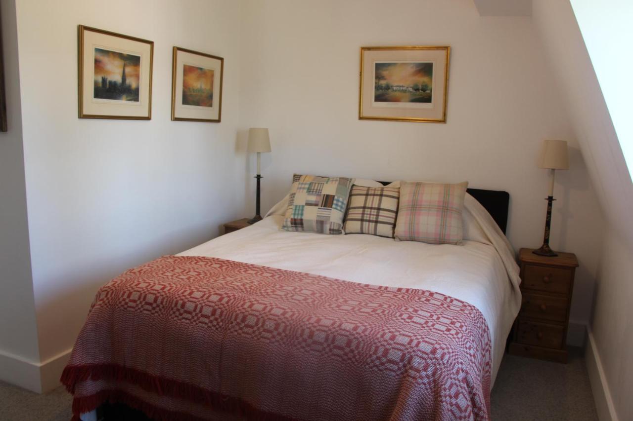 Crow'S Nest Penthouse Apartment With Free Spa Access Somerford Keynes Zewnętrze zdjęcie
