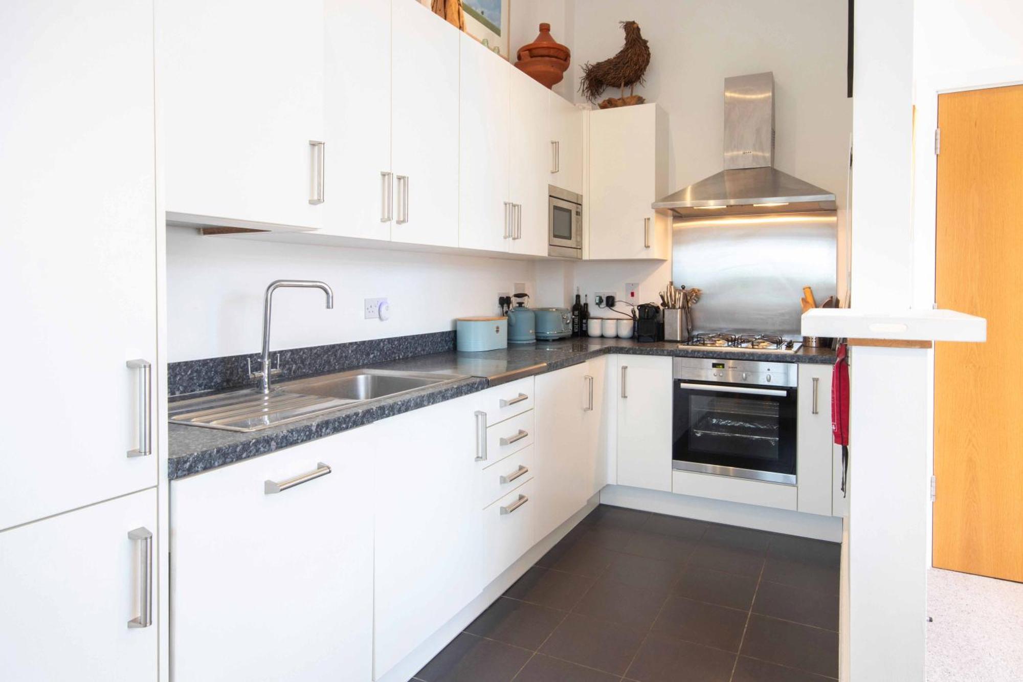 Crow'S Nest Penthouse Apartment With Free Spa Access Somerford Keynes Zewnętrze zdjęcie