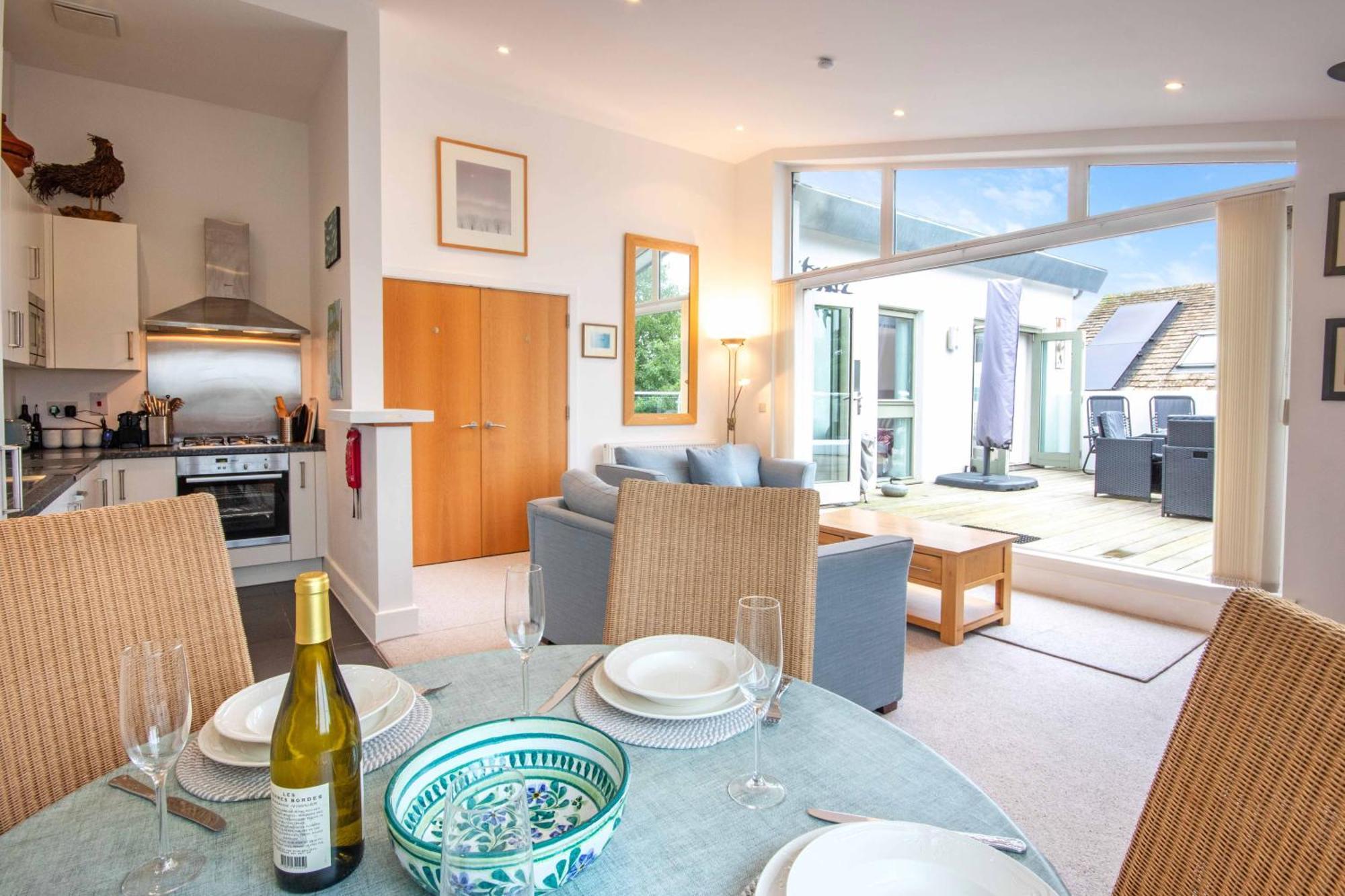 Crow'S Nest Penthouse Apartment With Free Spa Access Somerford Keynes Zewnętrze zdjęcie